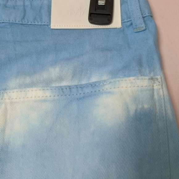 Boohoo Man Skinny Fit Tie Dye Denim Shorts in Powder Blue size 30 - Picture 4 of 9